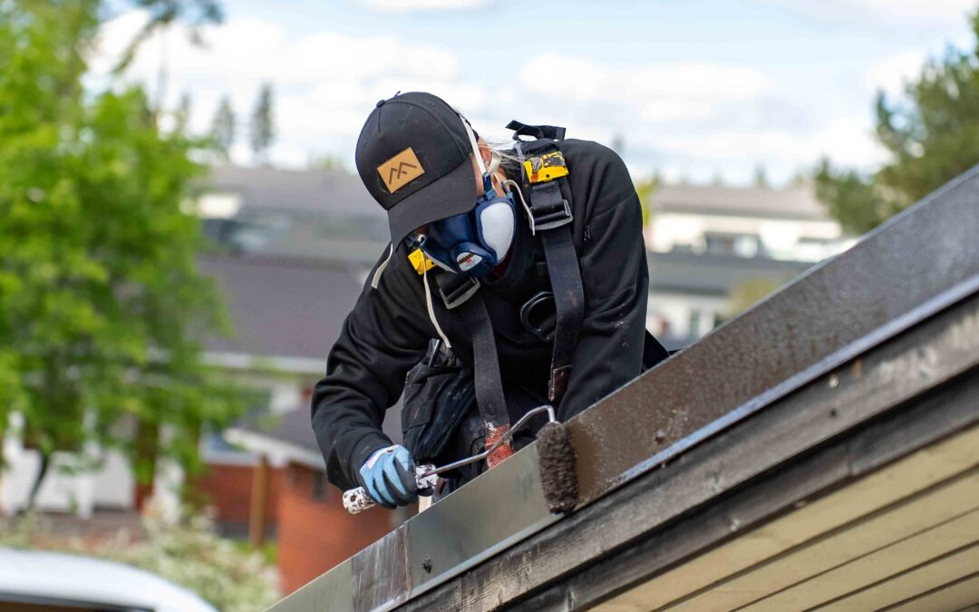 Kattohuolto-opas: 4 vinkkiä katon pitkäikäisyyteen