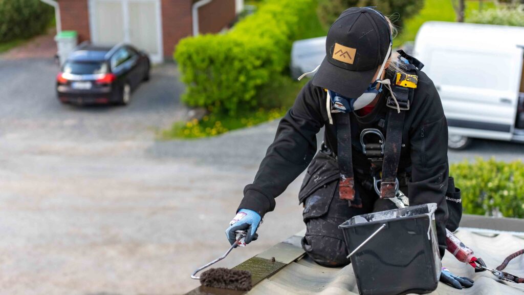 Peltikaton huoltomaalaus – ilmastoviisas valinta kodille

